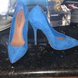 Blue high heels.